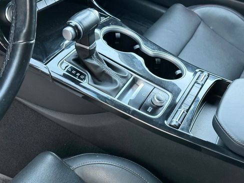 Used 2018 Kia Stinger Premium image 19