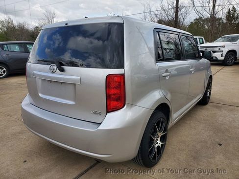 Used 2010 Scion xB image 9