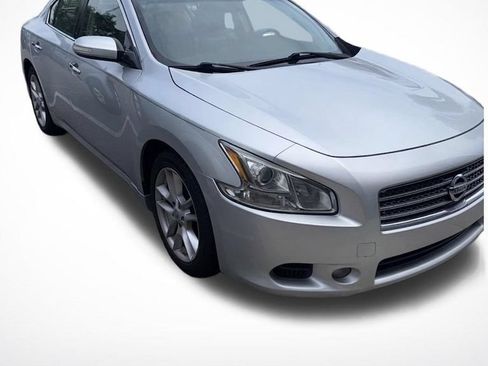 Used 2011 Nissan Maxima 3.5 SV w/ Premium Pkg FWD image 3