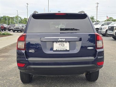 Used 2014 Jeep Compass Latitude FWD image 4