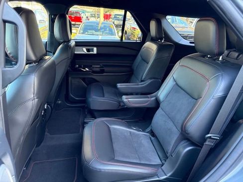 Certified 2022 Ford Explorer ST-Line w/ Class IV Trailer Tow Package image 14