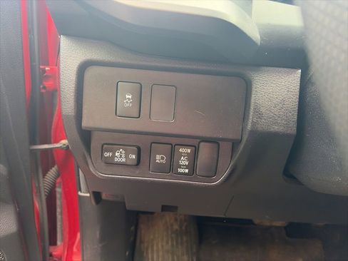 Used 2022 Toyota Tacoma TRD Off-Road AWD/4WD image 10