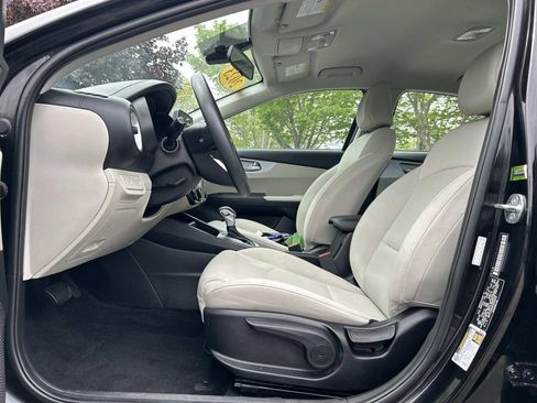 Certified 2023 Kia Forte LXS w/ LXS Technology Package FWD image 14