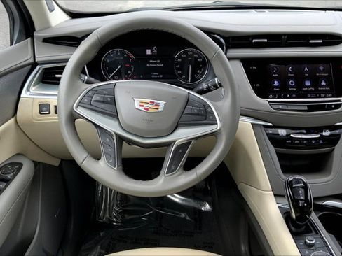 Used 2022 Cadillac XT5 Premium Luxury image 4