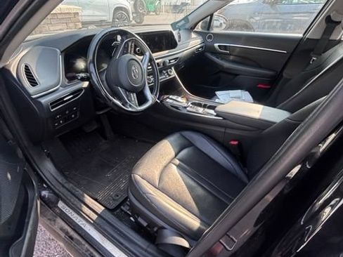 Used 2022 Hyundai Sonata Limited w/ Winter Weather Package FWD image 4