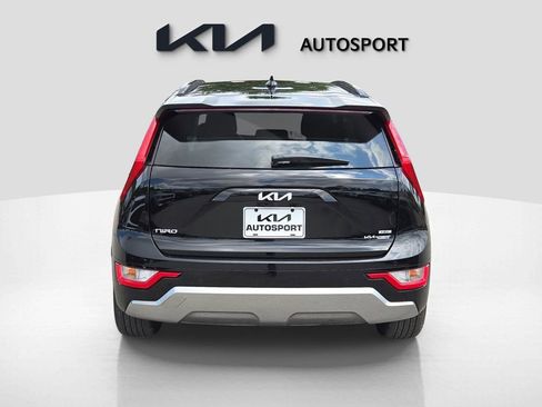 New 2025 Kia Niro EX Touring image 9