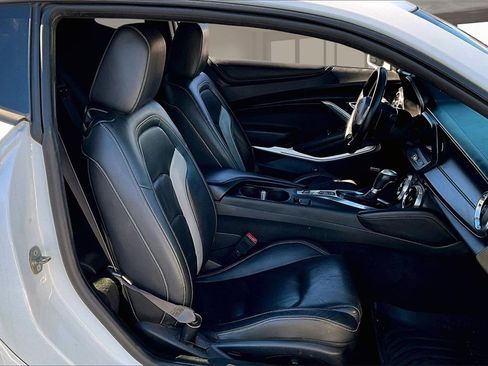 Used 2016 Chevrolet Camaro LT image 7