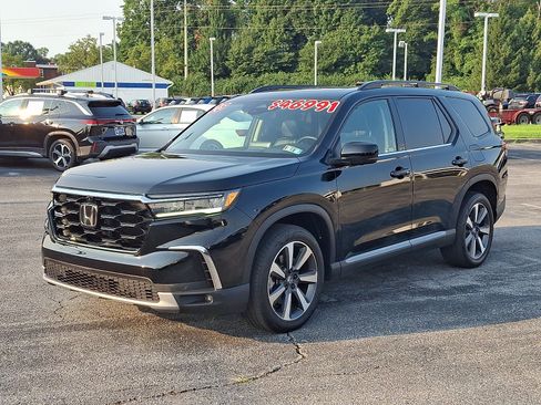 Used 2025 Honda Pilot Elite image 3