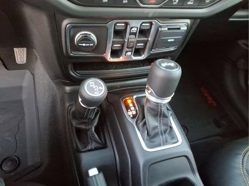 New 2026 Jeep Wrangler Unlimited Sahara AWD/4WD image 25