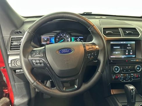 Used 2016 Ford Explorer XLT w/ Equipment Group 202A image 14