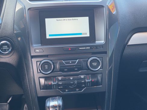 Used 2017 Ford Explorer XLT w/ Equipment Group 202A image 18