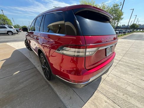 Used 2020 Lincoln Aviator Reserve w/ Equipment Group 202A AWD/4WD image 4