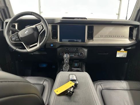 New 2025 Ford Bronco Outer Banks image 17