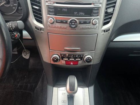 Used 2011 Subaru Outback 2.5i Premium AWD/4WD image 10