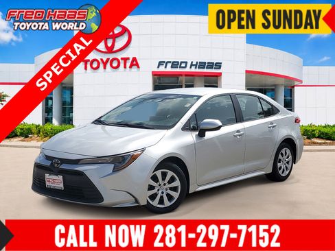 Used 2025 Toyota Corolla LE FWD image 1