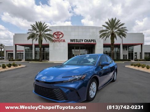 Used 2026 Toyota Camry LE w/ Convenience Package FWD image 1