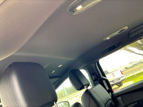 New 2026 Chrysler Pacifica Select image 18