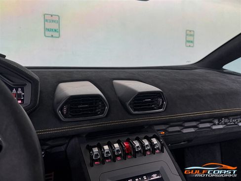 Used 2022 Lamborghini Huracan STO RWD image 16
