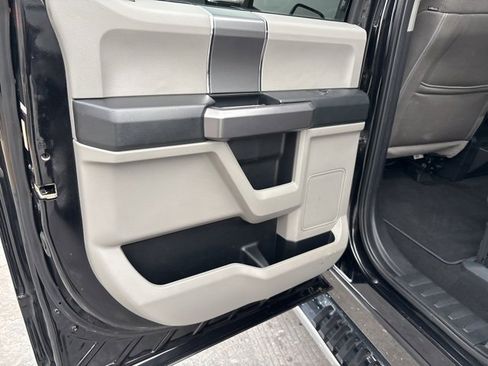 Used 2019 Ford F250 XLT w/ XLT Premium Package image 21