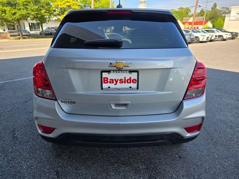Used 2020 Chevrolet Trax LS FWD image 30