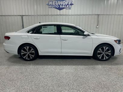Used 2021 Volkswagen Passat 2.0T SE