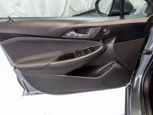 Used 2018 Chevrolet Cruze LT w/ Convenience Package image 25