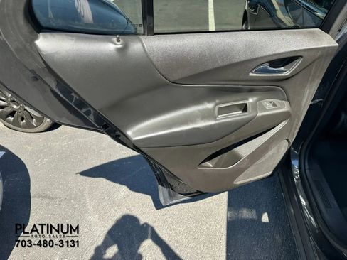 Used 2018 Chevrolet Equinox LT w/ Sun & Infotainment Package FWD image 17