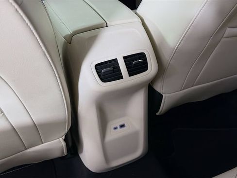 Used 2022 Buick Envision Essence w/ Technology Package I FWD image 31