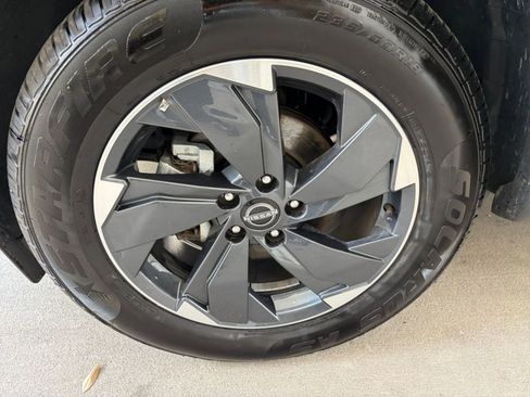 Used 2025 Nissan Rogue SV AWD/4WD image 31