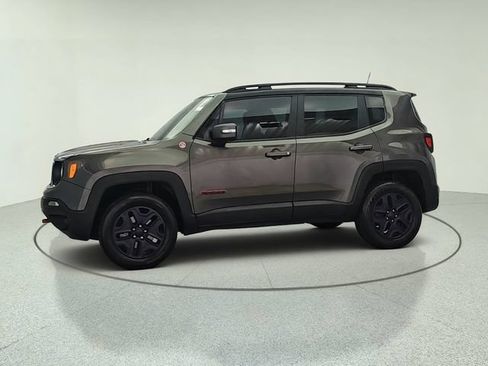 Used 2018 Jeep Renegade Trailhawk AWD/4WD image 3