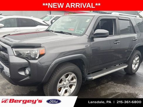 Used 2018 Toyota 4Runner SR5 AWD/4WD image 1