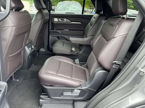 Used 2026 Ford Explorer Platinum w/ LUX Leather Package AWD/4WD image 18