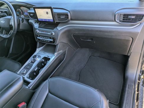 Used 2020 Ford Explorer XLT w/ Equipment Group 202A image 22