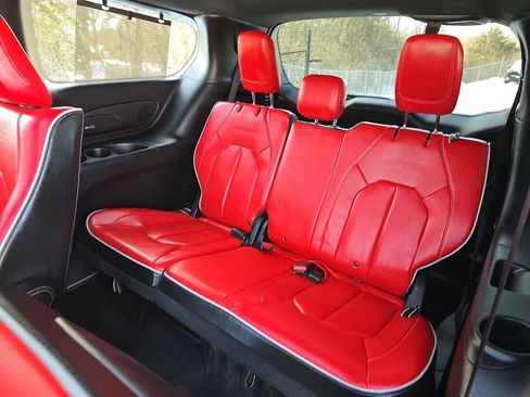 Used 2020 Chrysler Pacifica Limited w/ Quick Oder Package 2EV RED-S FWD image 25