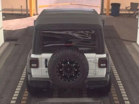 Used 2019 Jeep Wrangler Sport AWD/4WD image 4