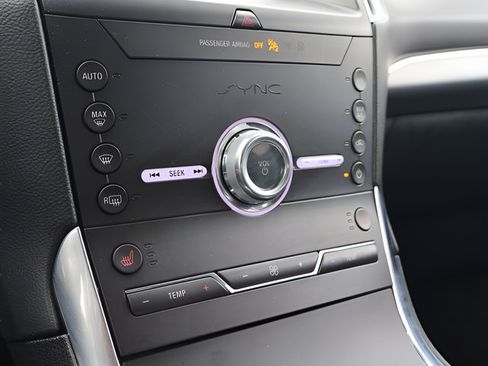 Used 2020 Ford Edge Titanium AWD/4WD image 23