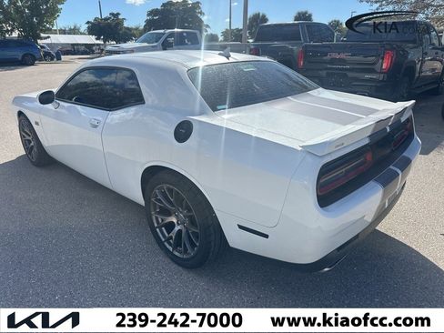 Used 2015 Dodge Challenger SRT w/ Technology Group image 4