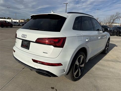 Used 2023 Audi Q5 2.0T Prestige w/ Prestige Package image 7