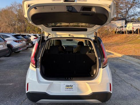 Used 2025 Kia Soul LX w/ LX Technology Package image 31