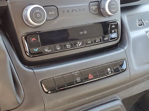 Used 2026 RAM ProMaster 2500 w/ Convenience Group FWD image 15