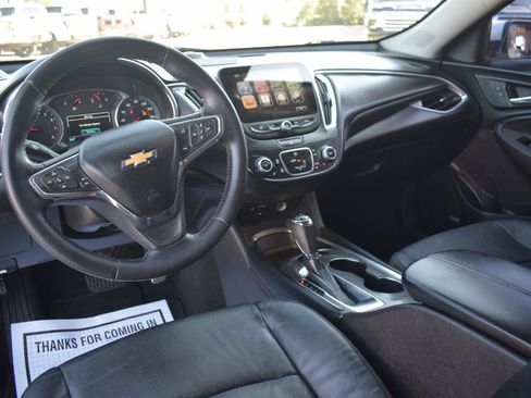 Used 2016 Chevrolet Malibu LT w/ Leather Package FWD image 7