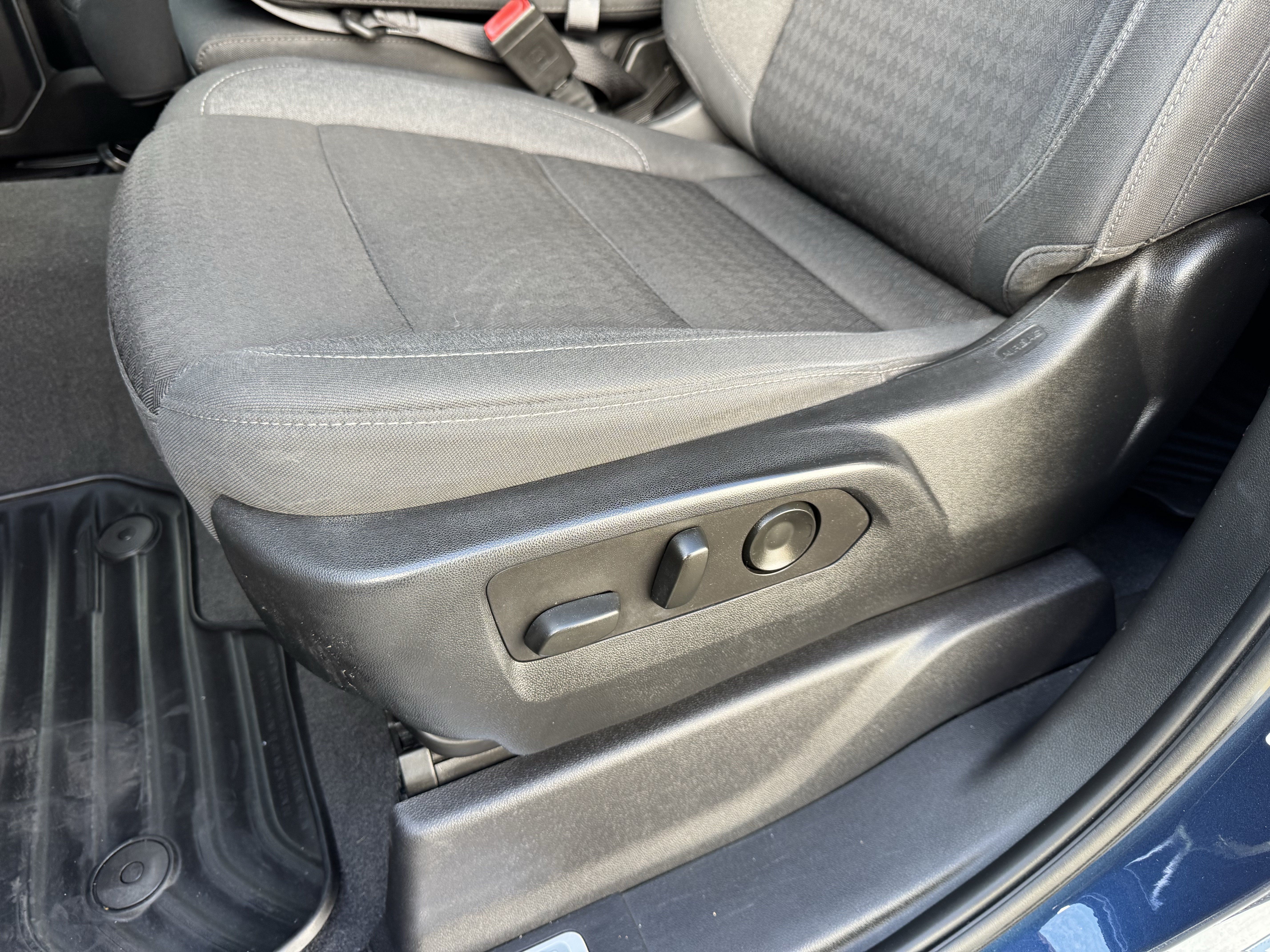 Certified 2022 Chevrolet Silverado 1500 LT w/ Safety Package AWD/4WD image 14