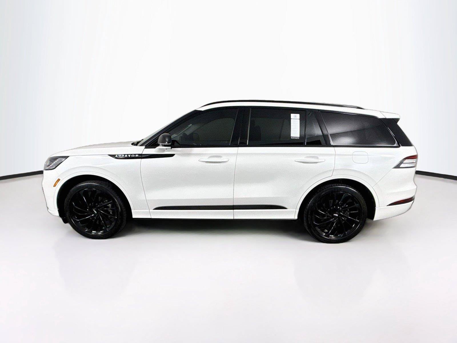 Used 2025 Lincoln Aviator Reserve w/ Equipment Group 201A AWD/4WD image 14