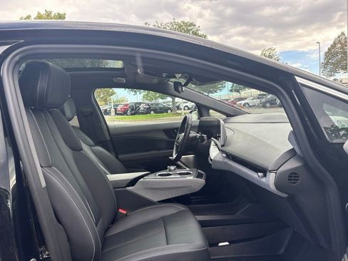 Certified 2025 Cadillac Optiq Luxury 2 w/ LPO, Floor Liner Package AWD/4WD image 27