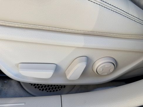 Used 2026 Genesis G70 2.5T Prestige image 14