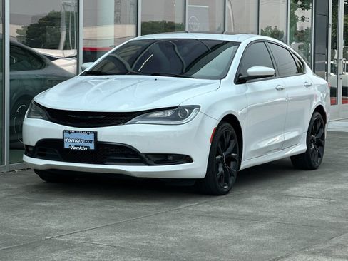 Used 2015 Chrysler 200 S w/ Sun/Sound Group FWD image 7