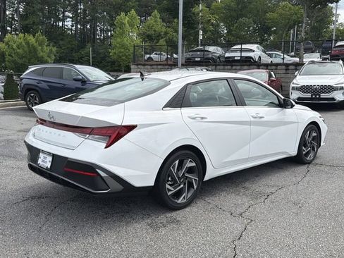 Certified 2025 Hyundai Elantra SEL FWD image 7