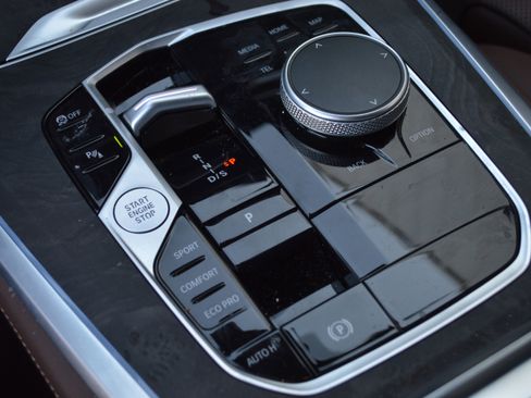 Certified 2025 BMW X5 sDrive40i w/ Premium Package image 24