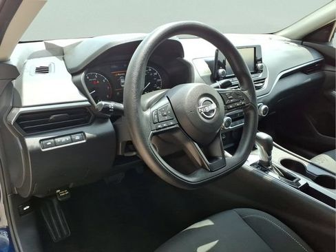 Used 2023 Nissan Altima 2.5 S FWD image 13