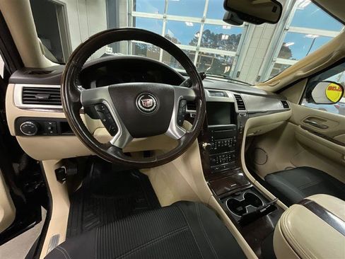 Used 2007 Cadillac Escalade AWD w/ Information Package image 14